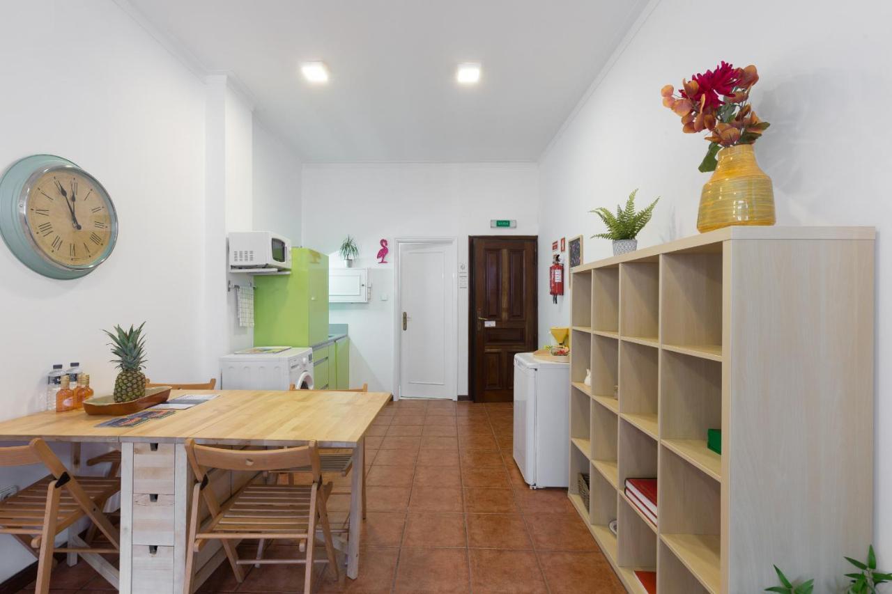 Cozy Sunny Flats By Hostwise Apartment Porto Bagian luar foto
