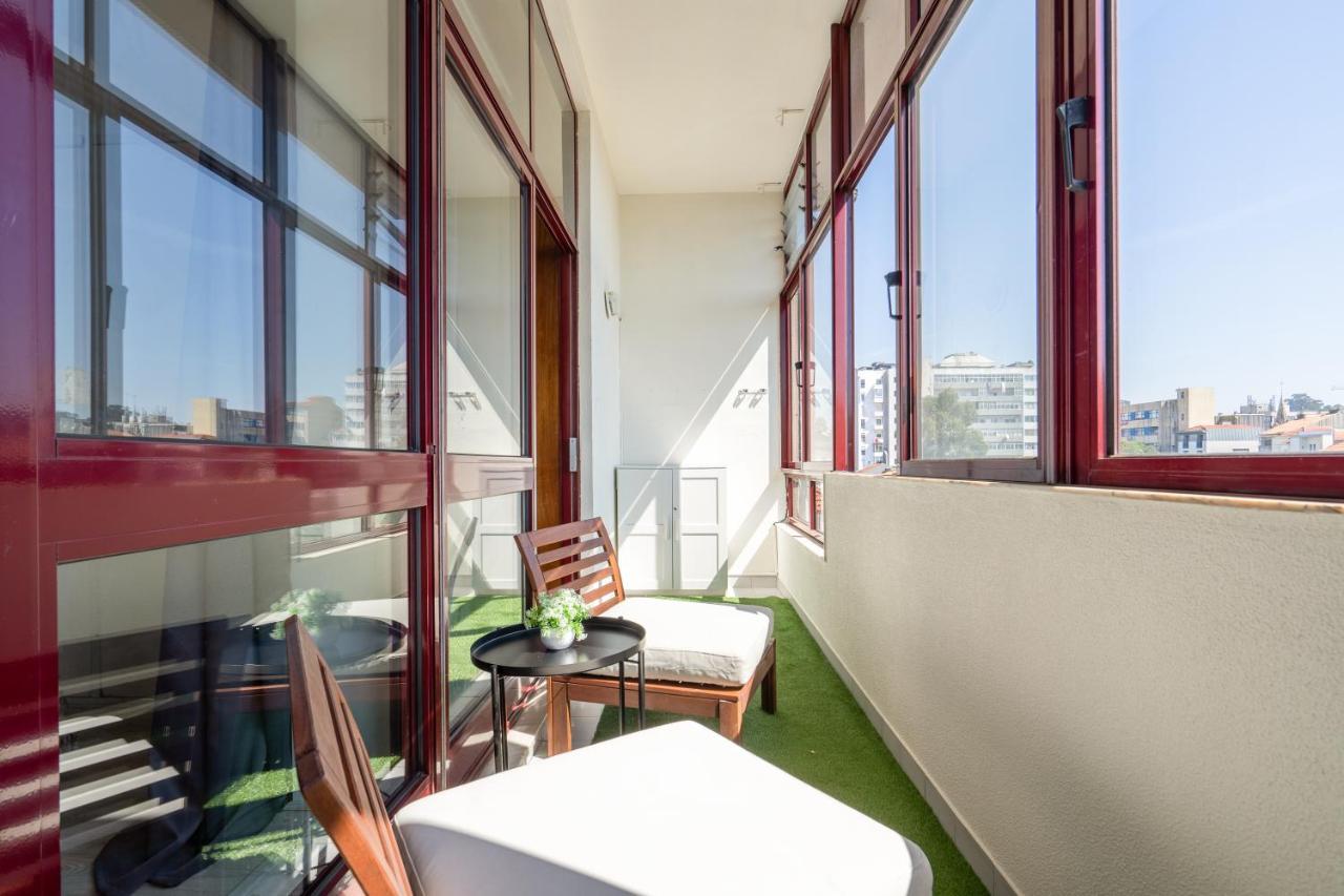 Cozy Sunny Flats By Hostwise Apartment Porto Bagian luar foto