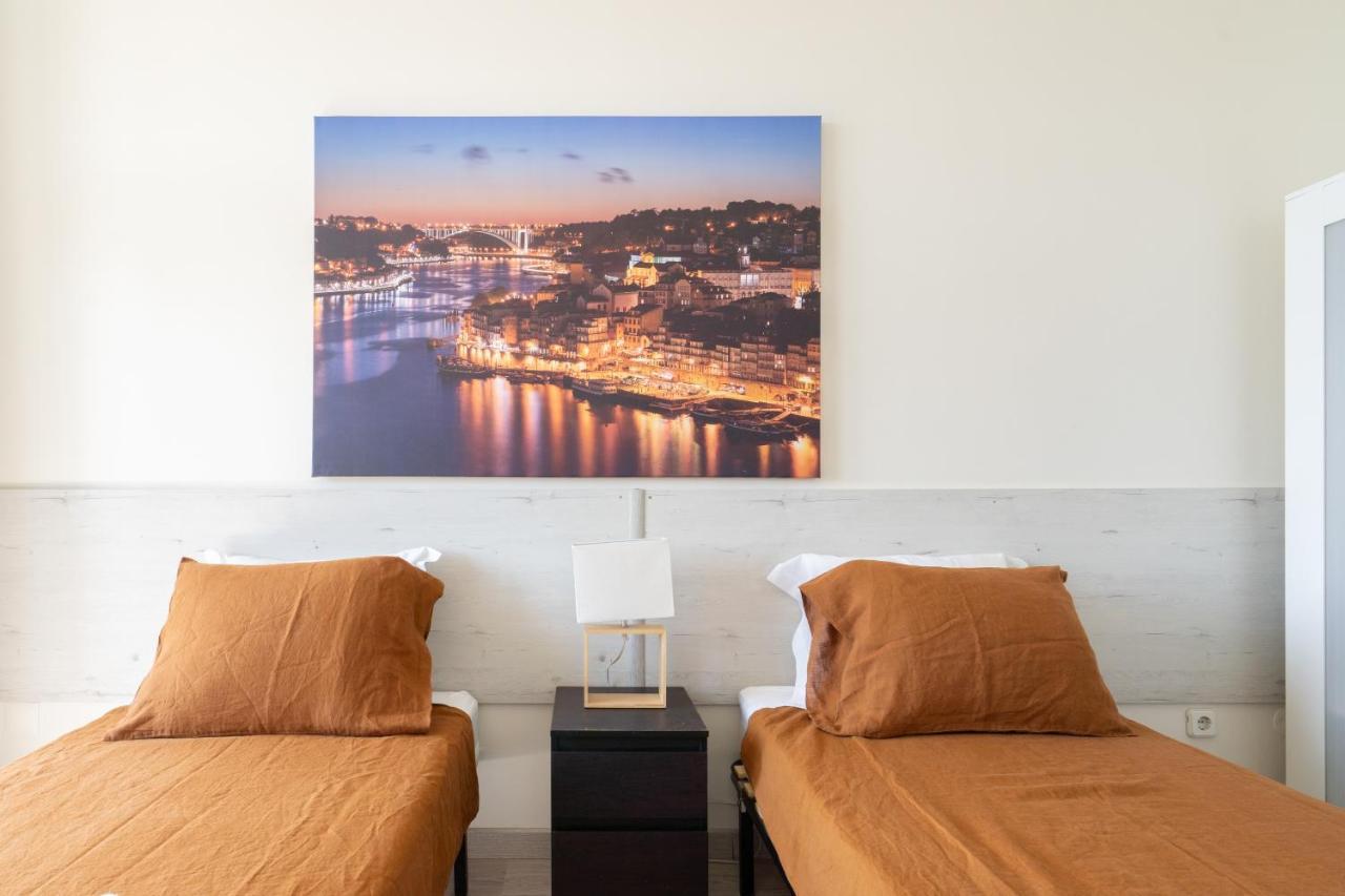 Cozy Sunny Flats By Hostwise Apartment Porto Bagian luar foto