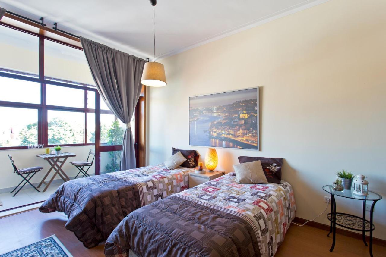 Cozy Sunny Flats By Hostwise Apartment Porto Bagian luar foto