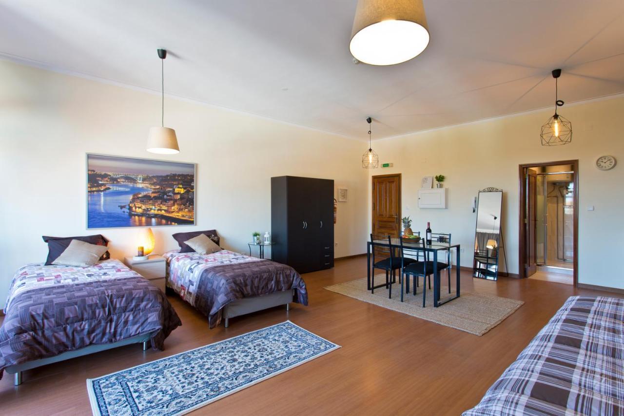 Cozy Sunny Flats By Hostwise Apartment Porto Bagian luar foto